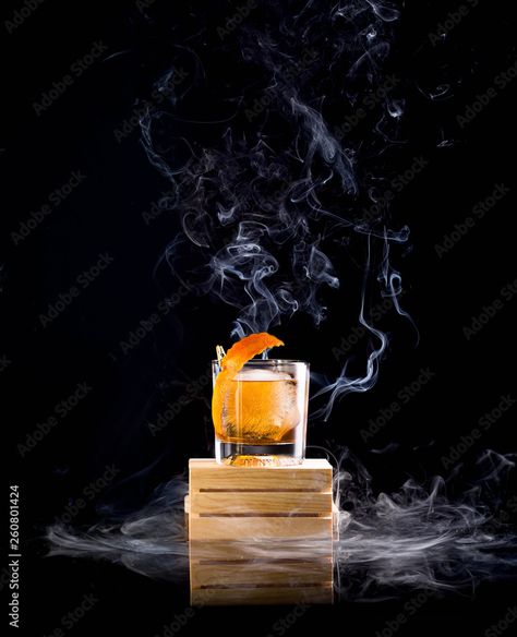 Committing just a few key ratios to memory can make at-home mixology a breeze. Read about which ones people know by heart🔥🥃 Smoked Old Fashioned, Smoked Whiskey, Smoked Cocktails, Mezcal Tequila, Classic Old Fashioned, Franklin Bbq, Short Glass, White Cocktails, Bourbon Cocktails