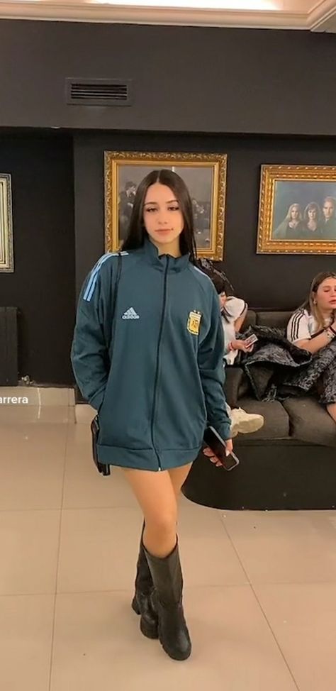 Looks Party, Bari, Fitness Inspo, Party Outfit, Rain Jacket, Adidas, Fashion Outfits, Clothes, Black