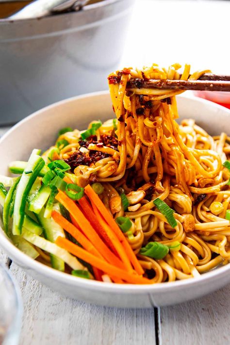 Spicy Peanut Butter Noodles, Peanut Butter Pasta, Peanut Butter Noodles Recipe, Peanut Butter Noodles, Spicy Peanut Butter, Peanut Butter Ramen, Thai Recipes Noodles, Thai Peanut Noodles, Peanut Sauce Noodles