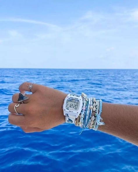 Cute Jewelry Aesthetic, Shark Watch, Beachy Bracelets, Surf Jewelry, Blue Preppy, Dream Wishlist, Beachy Jewelry, Summer Board, Preppy Jewelry