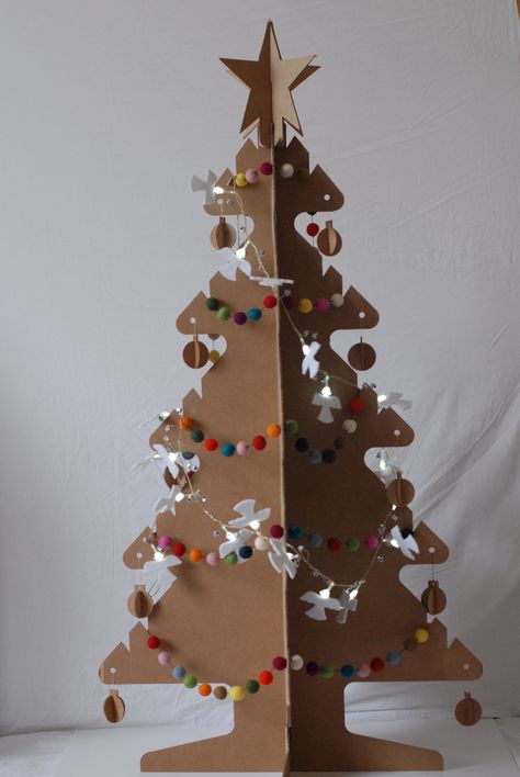 Different Christmas Trees, Cardboard Christmas Tree, Cardboard Christmas, Retro Christmas Decorations, Paper Christmas Decorations, Retro Christmas Tree, Amazing Finds, Diy Christmas Decorations, Christmas Tree Crafts