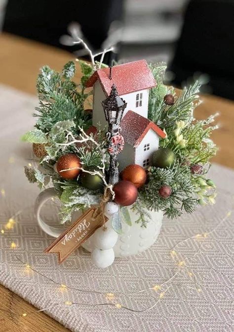 Vintage Christmas Crafts, Gray Cabinets, Wooden Houses, Decoration Kitchen, In A Mug, Christmas Arrangements, Holiday Crafts Christmas, Cabinets Kitchen, Diy Storage Furniture