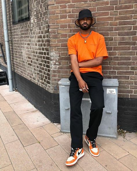 Orange And Black Outfit Aesthetic, Black And Orange Outfit Men, Orange Outfit Ideas Men, Orange Tshirt Outfits Man, Orange Men Outfit, Orange Shirt Outfit Men, Orange Outfit Men, Orange And Black Outfit, Orange Shoes Outfit