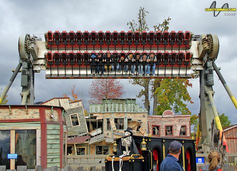 Someone Flew A Drone Over Geauga Lake Last Week And The Footage Is Depressing As Hell | Bottlegate Phantom 3, Lake Pictures, Lake Park, Feb 8, Cleveland Ohio, Theme Parks, Sea World, Amusement Park, Abandoned Places