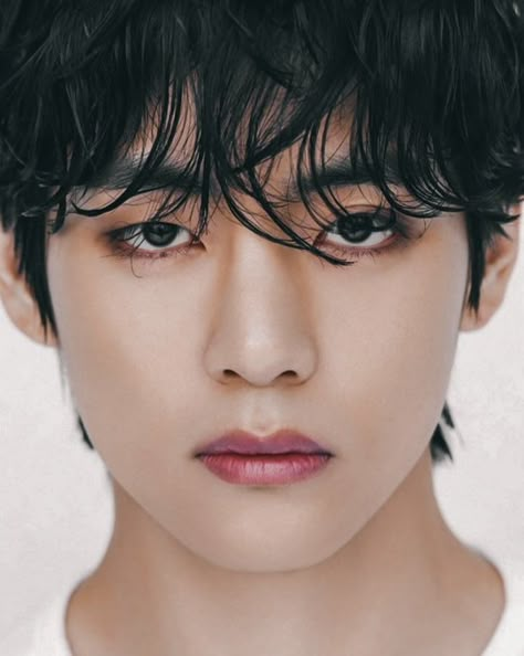 Taehyung's Art, Taehyung Smile, V Smile, Male Portrait Poses, Bts Facts, Taehyung Photoshoot, Face Photography, Kim Taehyung Wallpaper, Portrait Poses