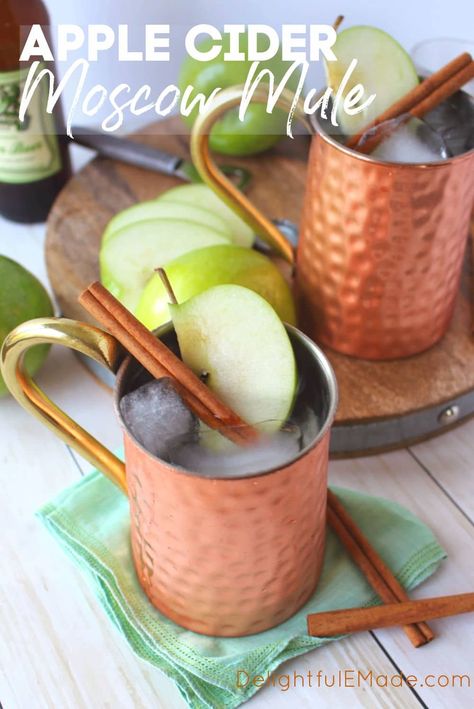 Apple Cider Moscow Mule | An AMAZING Apple Cider Mule Recipe! Apple Cider Mule, Cider Moscow Mule, Cider Mule, Apple Cider Moscow Mule, Apple Cider Cocktail, Ginger Liqueur, Apple Slice, Moscow Mule Recipe, Apple Cocktail