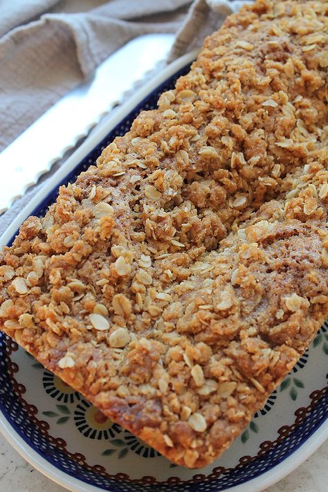 Zucchini Bread with Brown Sugar Streusel ~ https://reallifedinner.com Zucchini Bread With Topping, Zucchini Bread With Crumb Topping, Zucchini Bread With Streusel Topping, Spiced Zucchini Bread, Pumpkin Zucchini Bread, Spiced Zucchini, Mini Chocolate Chip Muffins, Peach Muffins, Zucchini Bread Recipe