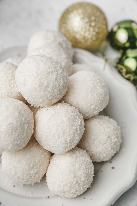 Coconut Cake Balls, Whipped Cream Frosting Recipe, Shortcrust Pastry Recipes, Rough Puff Pastry, Cake Ball Recipes, Coconut Truffles, Oreo Fudge, Cookies And Cream Cake, Coconut Balls