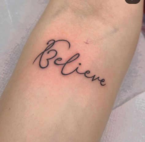 Belive Yourself Tattoos, Tiny Tattoos With Meaning, Believe Tattoos, Basic Tattoos, Small Heart Tattoos, Pretty Hand Tattoos, Henna Tattoo Hand, Basic Mehndi, Small Pretty Tattoos