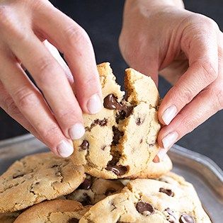 The BEST Gluten Free Chocolate Chip Cookies | Gluten Free on a Shoestring Gluten Free Chocolate Chip Cookies Easy, Gluten Free Cookies Easy, Gluten Free On A Shoestring, Best Gluten Free Cookies, Gluten Free Chocolate Chip Cookies, Soft Chocolate Chip Cookies, Easy Chocolate Chip Cookies, Gluten Free Chocolate Chip, Chewy Chocolate Chip