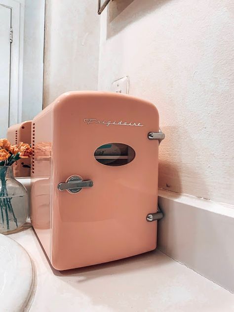 WHY YOU NEED A BEAUTY FRIDGE Pink Mini Fridge, Beauty Fridge, Rangement Makeup, Portable Mini Fridge, Teen Room Decor, Mini Fridge, Beauty Skin Care Routine, Beauty Room, Skin Care Essentials