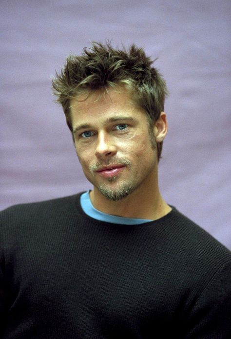 Brad Pitt Short Hair, Fashion For Men Over 40, Brad Pitt Haircut, Brad Pitt Hair, Crew Cut Haircut, Milan Fashion Week Men, Over 40 Fashion, Fashion Milan, Mens Haircuts Short Hair