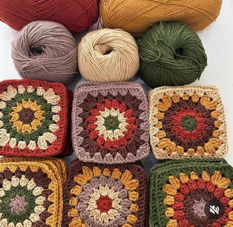 Boho Granny Square Blanket, Granny Square Crochet Pattern Fall, Earthy Granny Square, Granny Square Color Combos, Granny Square Crochet Color Combinations, Chunky Yarn Granny Square, Earth Tone Granny Square, Granny Square Colour Combinations, Granny Square Color Combinations Ideas