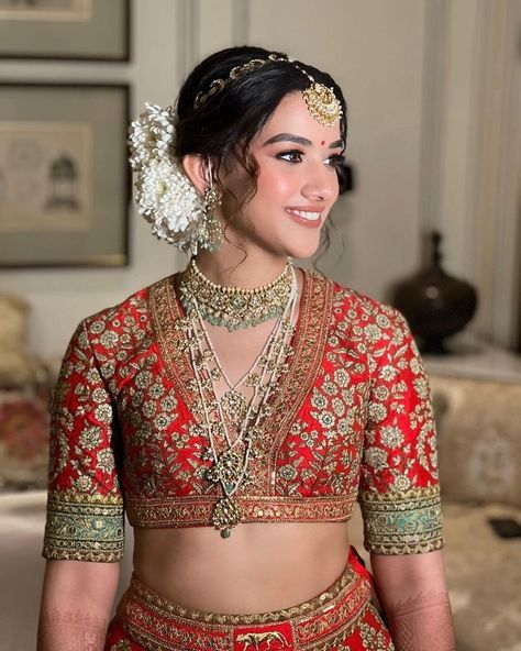 Top 15 Amazing Bridal Makeup Artists In Udaipur For Your Wedding Looks! - SetMyWed Sheeshphool Hairstyles Bun, Nepali Bride Hairstyle, Sheeshpatti Hairstyle Bun, Red Lehenga Bridal Makeup Look, Bridal Hairstyle Indian Wedding Latest, Bridal Hair Bun Indian Wedding, Bridal Buns Indian, Dulhan Hairstyles Indian Bridal, Bridal Bun Indian