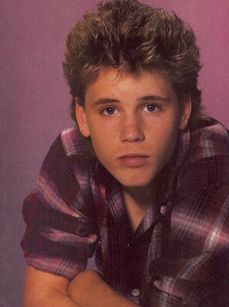 Corey Haim - My first crush in the 80s Corey Feldman Corey Haim, Jd And Veronica, Sean Astin, Iron Man Birthday, Corey Haim, Corey Feldman, 80s Men, Teen Magazine, Haim