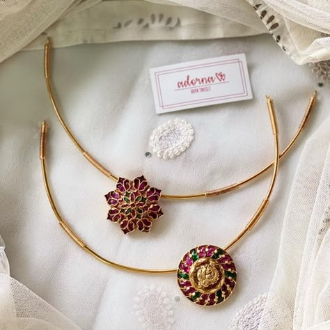 Attigai Necklace Designs, Simple Antique Necklace Gold, Light Weight Gold Pendant Set, Kemp Pendant, Gold Necklace Set Simple, Cross Chain Necklace, Antique Necklaces Design, Antique Gold Jewelry Indian, Beautiful Gold Necklaces