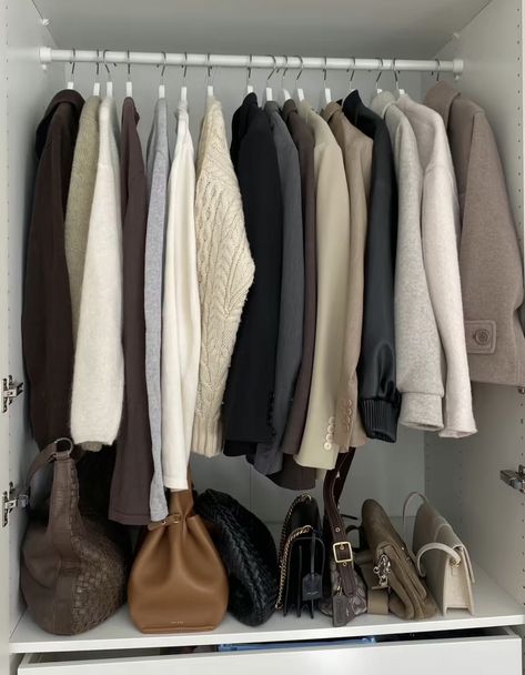 Minimalist Closet, Dream Closets, Room Inspiration Bedroom, Just Girl Things, Closet Organization, Outfits Casuales, Modest Outfits, Out Of Style, Dream Life