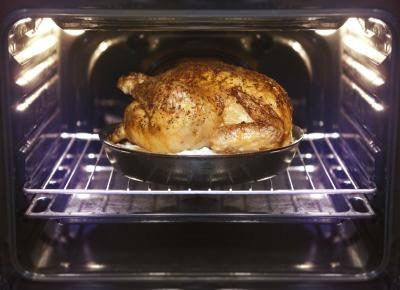 How to Cook a Turkey in a Gas Oven Thanksgiving Diner, Thanksgiving Cooking, Baked Turkey, Slow Roast, Gobble Gobble, Gas Oven, Cooking Turkey, Cooking Basics, Smoked Turkey