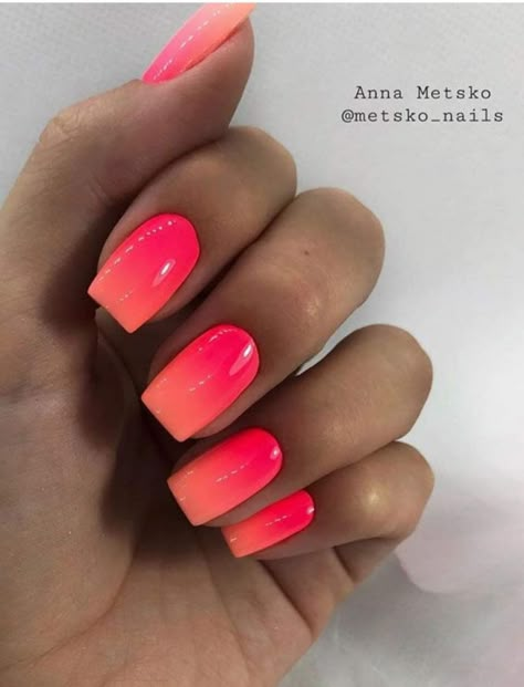 Coral Ombre Nails, Uñas Color Coral, Tropical Color Palette, Neon Coral Nails, Coral Pink Nails, Neon Nail Colors, Orange Ombre Nails, Pink Blood, Unghie Sfumate