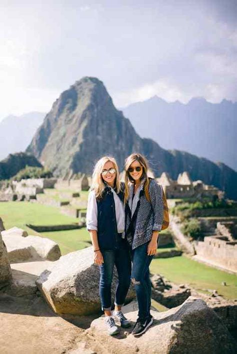 10 Things I Wish I Knew Before Traveling To Peru - Society19 Machu Pichu Outfits Women, Machu Picchu Outfit, Peru Style, Peru Itinerary, Peru Trip, Peru Vacation, Lauren Taylor, Machu Picchu Peru, Lake Titicaca