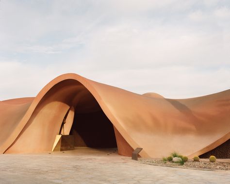 Ayla Golfclub / Oppenheim Architecture Aqaba Jordan, Golf Clubhouse, Mood Inspiration, Golf Academy, Parametric Architecture, Sport Hall, Modern Tech, Organic Design, Architecture Photo