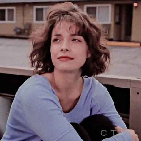 80s Hair Short Wavy Bobs, Julia Roberts Short Curly Hair, Paige Spara Hair, Italian Bob Curly Hair, Curly Italian Bob, French Curly Bob, 80s Bob Haircut, Wavy Bob Bangs, Wavy Short Hair With Bangs