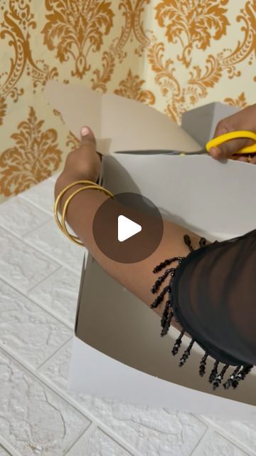 Ciya Nevin on Instagram: "Tall cake box ideas 💡 DIY tall cake box #cakedecoratingvideos  #cakepackaging" Tall Cake Box Diy, Cake Box Ideas, Cake Boxes Diy, Tall Cake, Box Hacks, Cake Tips, Tall Cakes, Cake Packaging, Cake Decorating Videos