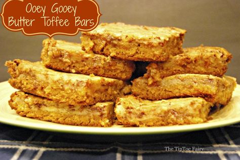 Toffee Cake Recipe, Toffee Bars Recipe, Butter Cake Bars, Peanut Butter Swirl Brownies, Ooey Gooey Butter Cake, Brownies Recipes, Toffee Cake, Books Worth Reading, Gooey Bars