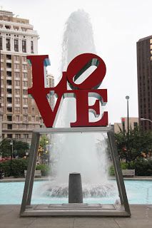 The famous "Love" sculpture in Philadelphia, has an "iconic mate"in Chicago; "Hope"! It's at display in the Hancock Center Plaza White Bedrooms, Love Sculpture, Post Prom, Philly Style, Philly Sports, Pop Art Artists, Love Statue, Frozen Christmas, East Coast Travel