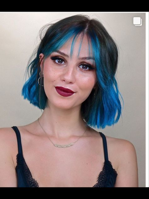 Short Hair Haircolour, Short Brown And Blue Hair, Inside Dyed Hair, Vivid Balayage Short Hair, Blue Highlights With Bangs, Bob Hair Dye Ideas, Colored Bob With Bangs, Vivid Short Hair, Colorblock Hair Short