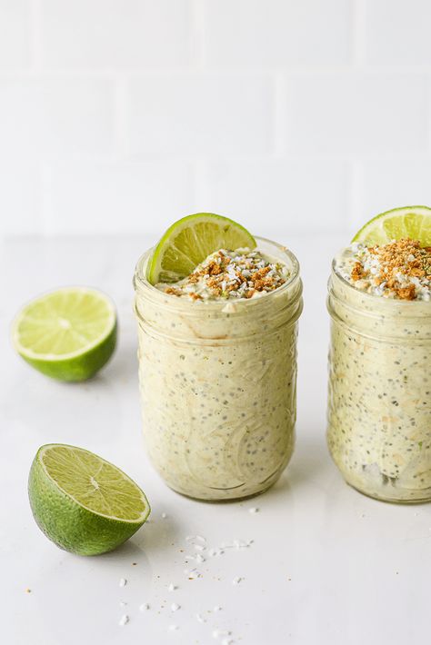 Key Lime & Coconut Overnight Oats - Hannah Magee RD Key Lime Pie Overnight Oats, Key Lime Breakfast, Unique Overnight Oats, Pistachio Overnight Oats, Key Lime Overnight Oats, Spring Breakfast Ideas, Lime Overnight Oats, Lime Breakfast, Overnight Oats Coconut