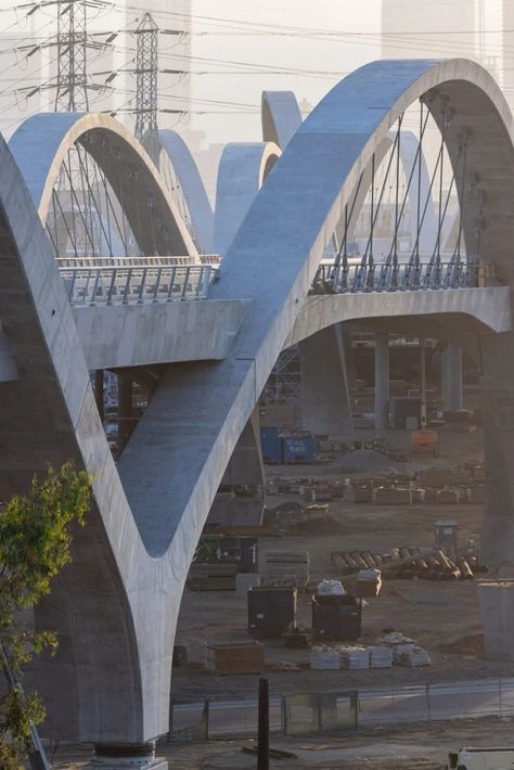 Michael Maltzan Architecture completes Ribbon of Light bridge with swooping arches Michael Maltzan, Bridges Architecture, Los Angeles River, Arch Light, Bridge Structure, Steel Bridge, Concrete Finishes, Pedestrian Walkway, City Icon