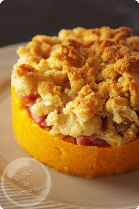 Crumble de butternut au parmesan, bacon et oignons - Entrée de Noël : 10 idées de recettes originales - Entrée de Noël : notre sélection de recettes originales Cooking Chef, Cooking Basics, Fall Desserts, Original Recipe, Parmesan, Food Inspiration, Christmas Food, Bacon, Pastry