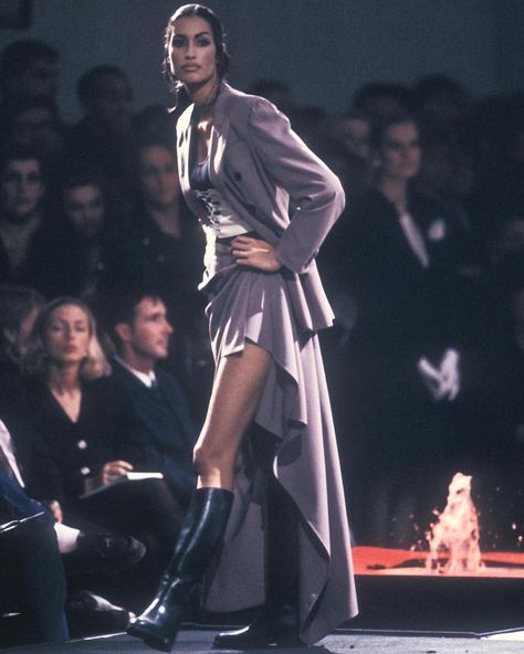 Yasmeen Ghauri / Jean Paul Gaulitier Runway Show 90's Jean Paul Gaultier 90s, Yasmeen Ghauri, 90s Runway, 90s Runway Fashion, Runway Fashion Couture, Original Supermodels, 90s Supermodels, 90s Models, Beauty And Fashion