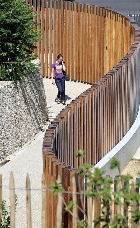 Gallery of Jardin Serge Gainsbourg / Matthieu Gelin & David Lafon Architecte - 30 Kenya Landscape, Landscape And Urbanism Architecture, Landscape Gardening, Types Of Fences, Serge Gainsbourg, Easy Landscaping, Landscape And Urbanism, Fence Landscaping, Modern Fence