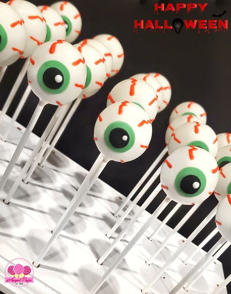 This listing is for one dozen(12) of Halloween Eyeball cake pops. **If ordering paper straws, design/colors based on availability. Halloween Cake Pop Ideas Easy, Halloween Treats Cake Pops, Eye Cake Pops, Eyeball Cake Pops Halloween, Eyeball Dessert Halloween, Cake Pop Eyeballs, Cute Halloween Cake Pops, Cake Pops Designs Halloween, Eye Ball Cake Pops