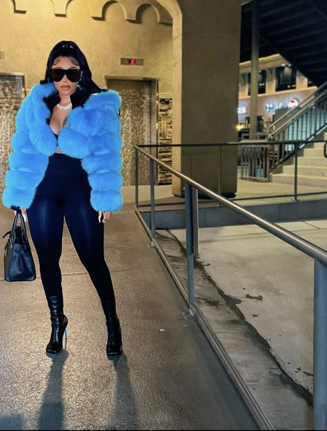 Boujee Outfits Aesthetic, Cute Blue Winter Outfits, Bubble Coat Outfit, Blue Outfit Ideas Black Women, Blue Outfit Black Women, Boujee Winter Outfits, Simple Club Outfits, Bubble Coat, Classy Winter Outfits