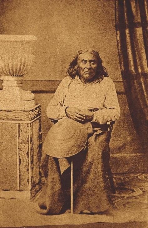 Suquamish Tribe, Chief Seattle, Western Washington, Historical People, Indian Chief, American Culture, Puget Sound, Native American Culture, Historical Pictures