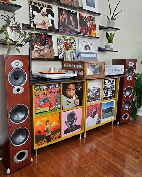 Dj Room Ideas, Vinyl Setup, Vinyl Record Room, Aesthetic Vinyl, Home Music Rooms, Vinyl Room, Record Room, Future Apartment Decor, Audio Room