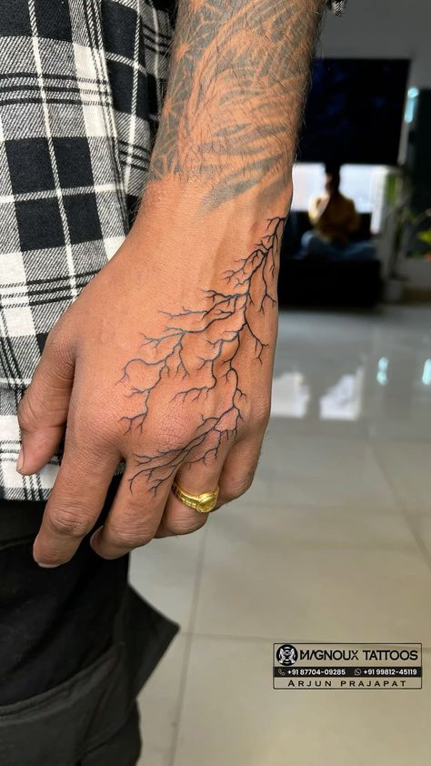 Thunderstorms Tattoo, Thunderstorm Tattoo, Tornado Tattoo, Thunder Tattoo, Storm Tattoo, Tattoos Hand, Palm Tattoos, Scott Campbell, Tat Ideas