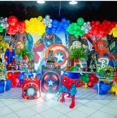 Marvel Decorations Party, Marvel Balloons, Avengers Birthday Party Decorations, Marvel Decor, Marvel Birthday Party, Marvel Party, Superhero Birthday Cake, Spiderman Theme, Avenger Birthday Party