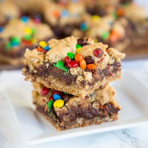 Dessert Recipes Archives - Dinners, Dishes, and Desserts Chewy Oatmeal Bars, Brown Sugar Oatmeal Cookies, Chocolate Oat Bars, Oatmeal Fudge Bars, Chocolate Oatmeal Bars, Monster Cookie Bars, Cookie Base, Fudge Bars, Chocolate Oats