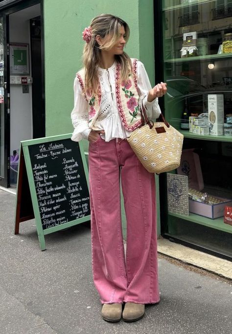 Mismatched Patterns Outfits, Funky Feminine Style, Spring Outfit Colorful, Paris Outfits Spring 2025, Artsy Spring Outfits, Soft Boho Aesthetic Outfits, Valentines Day Teacher Outfit, Whimsical Outfits For Women, Colourful Shirt Outfit