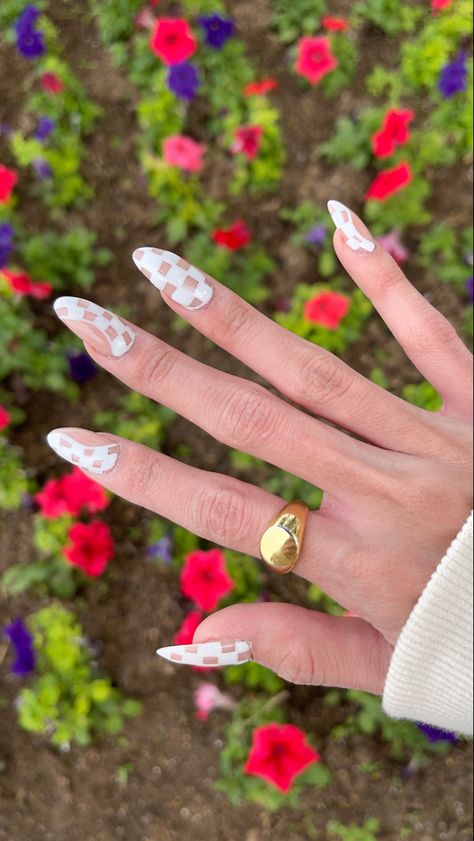 Acrylic Nails Checkered, White And Brown Nails, Checker Nails, Nails Checkered, Getting My Nails Done, Checkered Nails, Nail Ideas Acrylic, Nail Aesthetic, August Nails