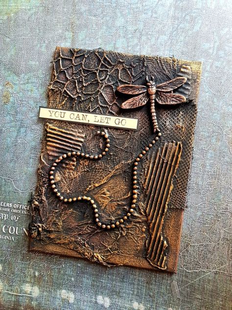 Recycled Fabric Art, Steampunk Diy Crafts, Steampunk Journal, Steampunk Mixed Media Art, Diy Notebook Cover, Handmade Journals Diy, Steampunk Mixed Media, Mixed Media Art Techniques, Steampunk Crafts