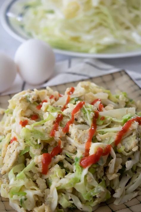 Vietnamese Chicken Salad, Stir Fry With Egg, Boiled Cabbage, Cabbage Stir Fry, Fried Cabbage, Stir Fry Recipes, Vietnamese Recipes, Dinner Dishes, Breakfast Dishes