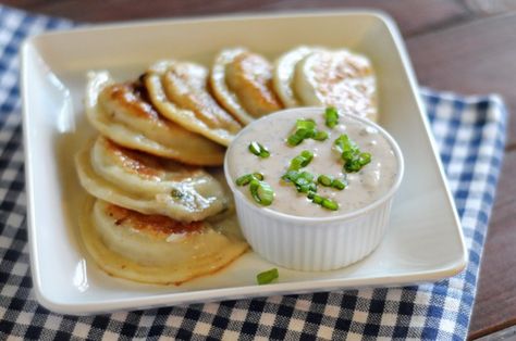 Seared Garlic Butter Pierogi with Creamy Dill Dip || HeathersDish.com Dill Dip, Asian Noodle Recipes, Healthy Food List, Mouth Watering Food, Fair Food Recipes, Food Diet, Food List, Fabulous Foods, Garlic Butter