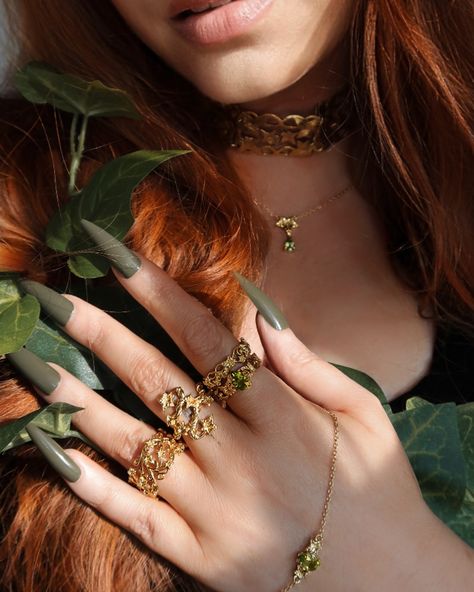 Your ivy grows, and now I’m covered in you 🍃✨ . An ethereal, magical & unearthly collection for the fantasy ghouls and dark cottagecore lovers 🌿 The new Feronia collection from @regalrose is a dream covered in ivy, dragons and green and red jewels. The little leaf motifs, green stones and entwining vines are all so enchanting 🥹 and paired with the forest green & autumn maroon ring boxes, this mythical parure is like something from Prythian (ACOTAR ghoulies raise your hands 🤭) Absolutely in ... Ivy Ring, Green Autumn, Red Jewel, Ring Boxes, Dark Cottagecore, Green Stones, Green And Red, Green Stone, Ring Box