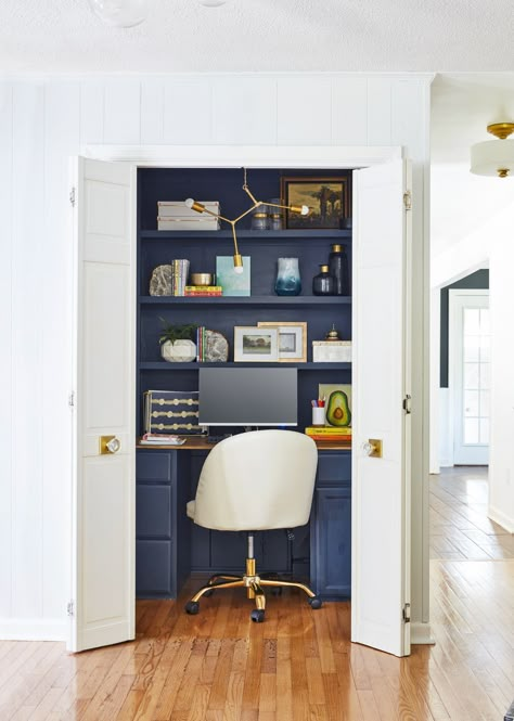 According to the 2021 Pinterest trend report, searches for "cloffice ideas" on the platform have doubled in volume. Cloffices are particularly useful in smaller homes and apartments where square footage is tight. #cloffice #officeinsidecloset #homeoffice #smallhomeoffice #bhg Cloffice Ideas, Home Office Closet, Room Accent Wall, Closet Office, Desks For Small Spaces, Office Nook, Casa Vintage, Small Closet, Home Office Storage