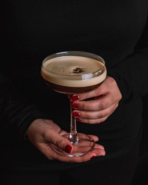 Espresso Martini Photography | Cocktail Inspiration Winter Cocktail Drinks, Espresso Martini Aesthetic, Martini Photography, Winter Restaurant, Dark Restaurant, Hospitality Photography, Cocktail Inspiration, Moody Food Photography, Drinks Photography